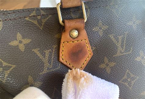 cleaning Louis Vuitton zip